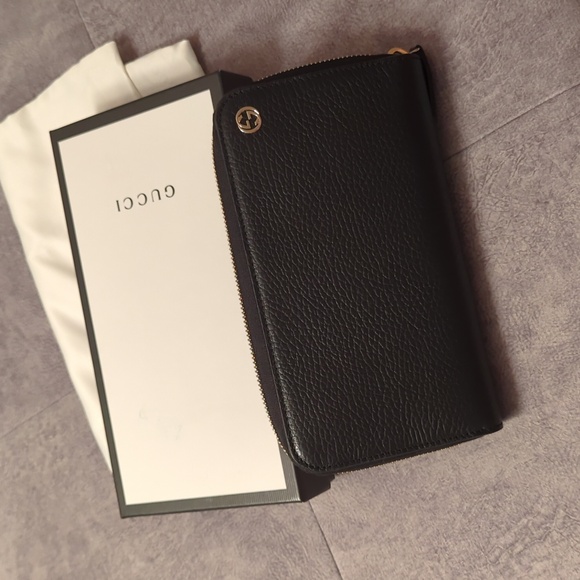 Authentic Gucci Zip over Wallet - Picture 11 of 12
